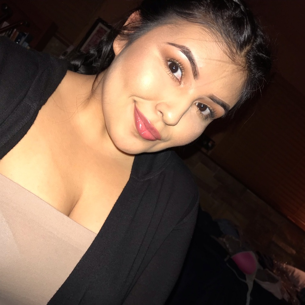 Meet your Posher, Angie